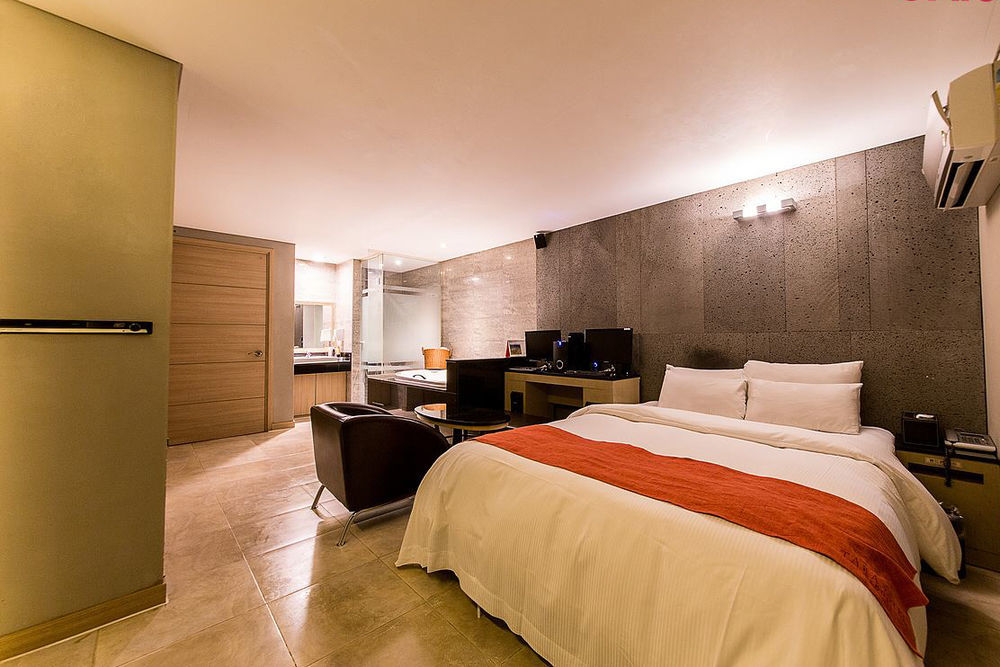 Tara Hotel Seoul Exterior photo