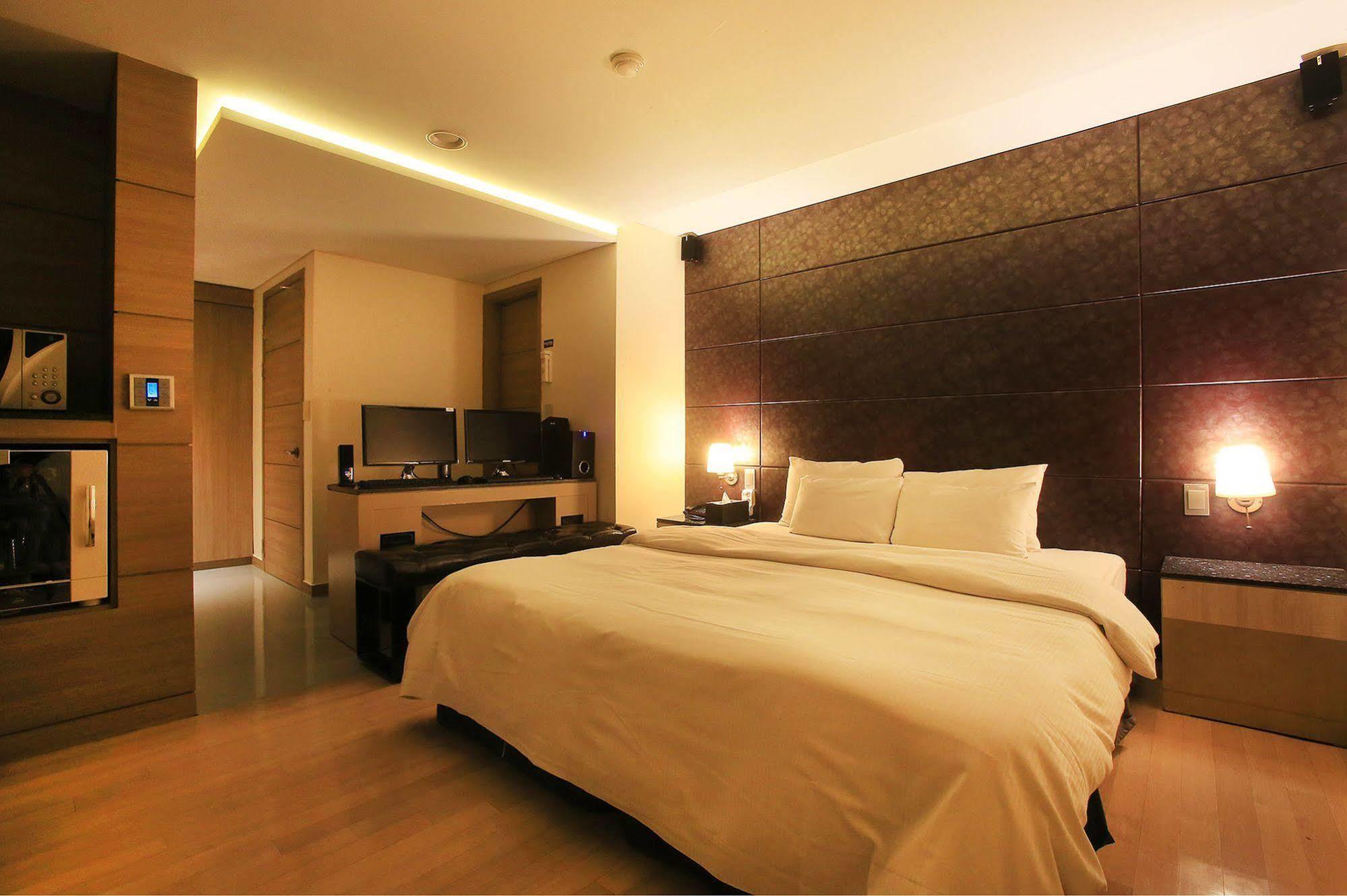 Tara Hotel Seoul Exterior photo