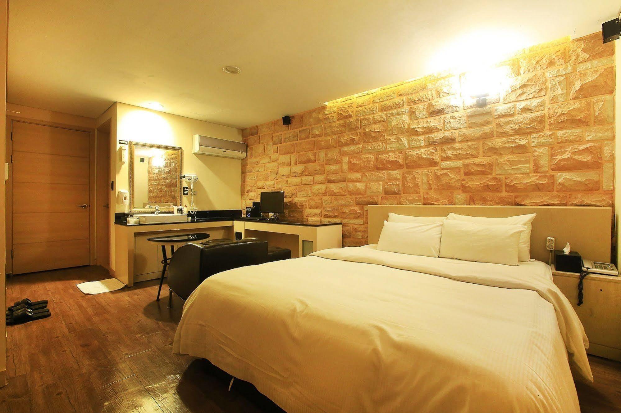 Tara Hotel Seoul Exterior photo