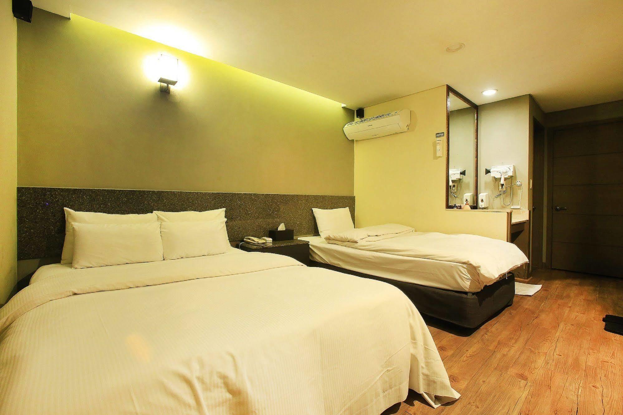 Tara Hotel Seoul Exterior photo