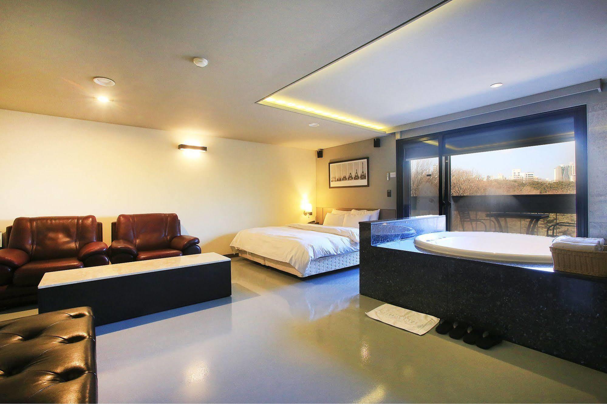 Tara Hotel Seoul Exterior photo
