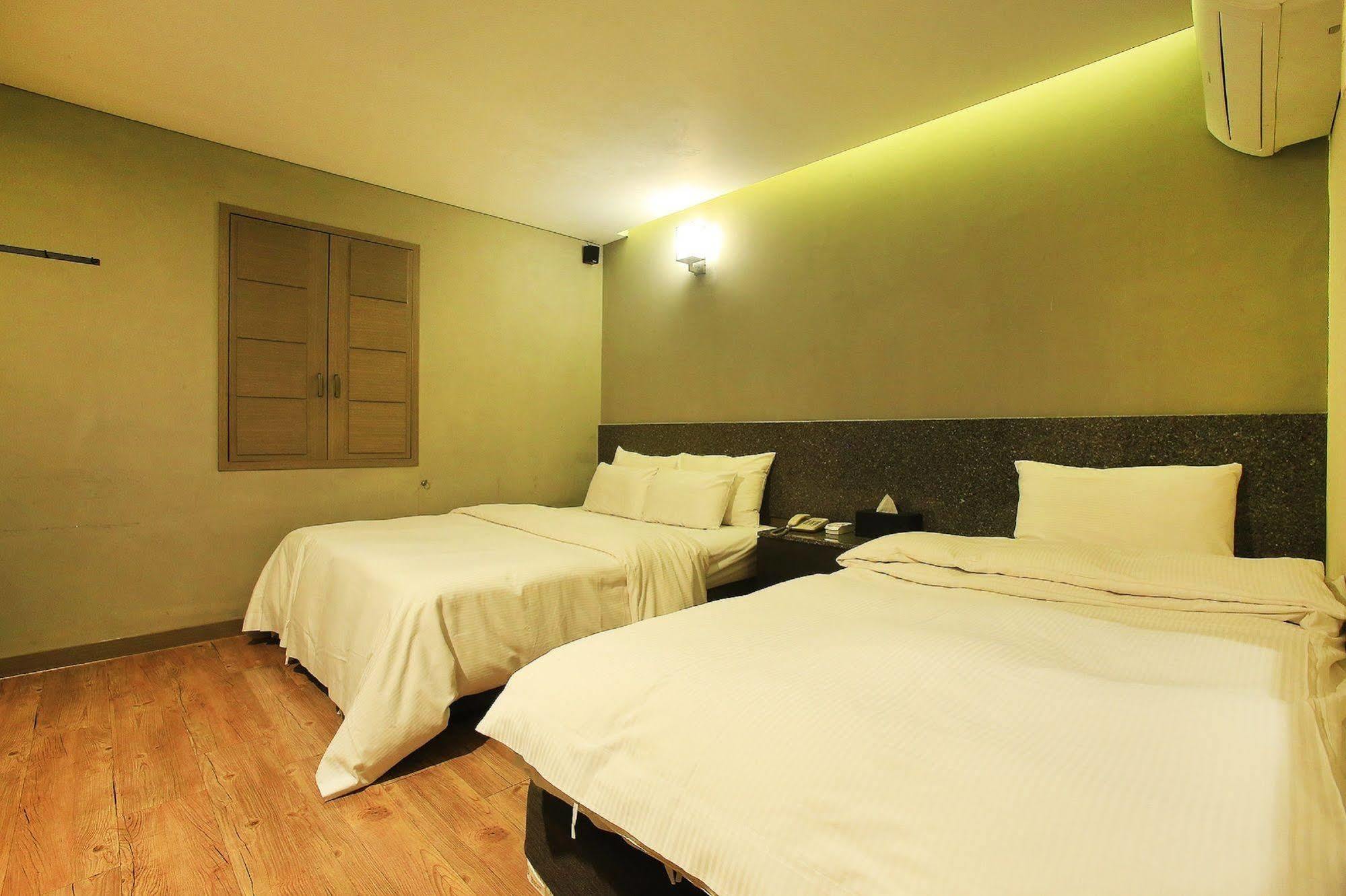 Tara Hotel Seoul Exterior photo